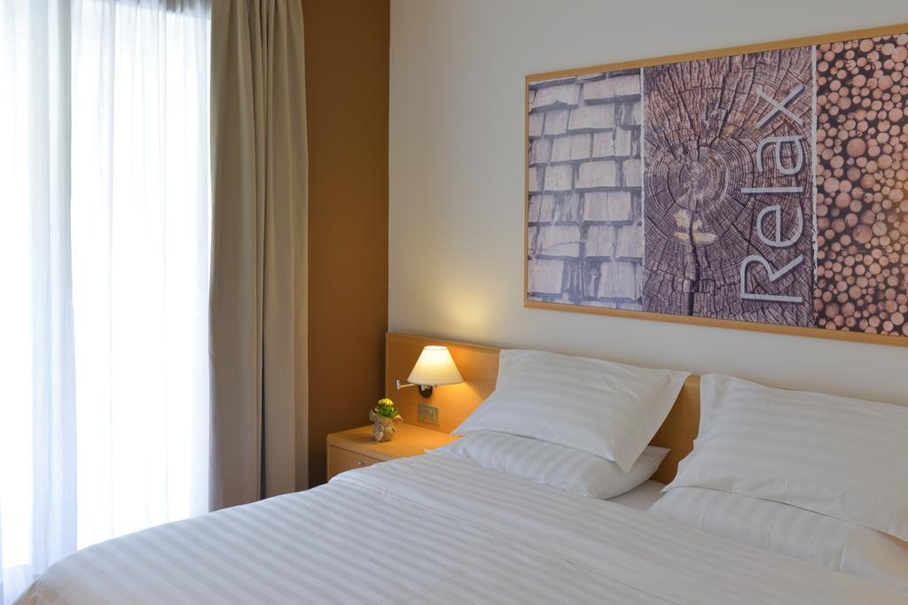 Vital Hotel Flora Comano Terme Esterno foto