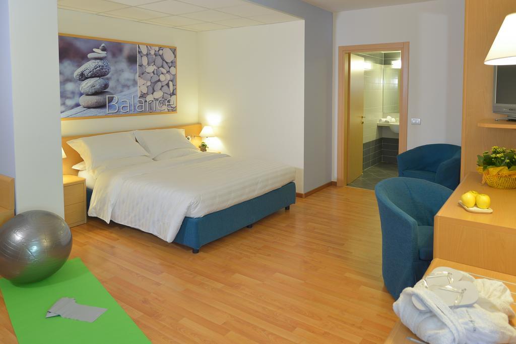 Vital Hotel Flora Comano Terme Esterno foto