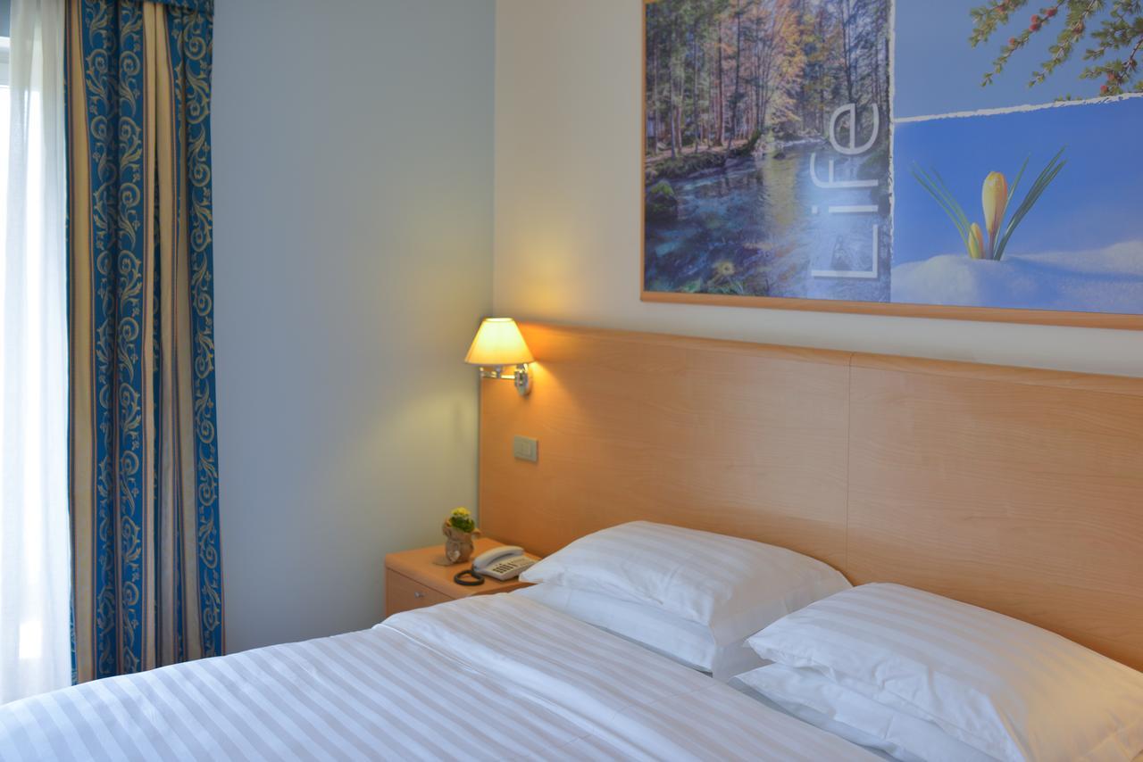 Vital Hotel Flora Comano Terme Esterno foto