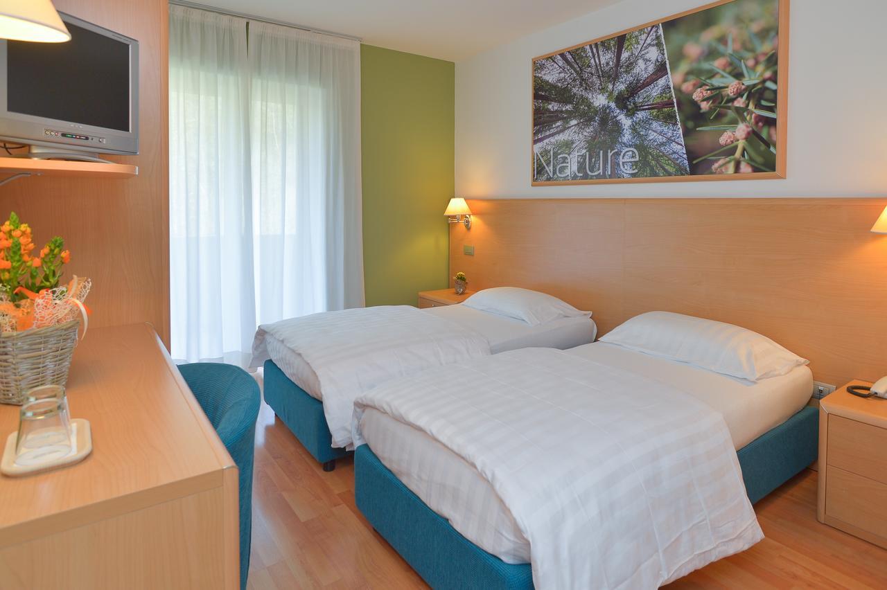 Vital Hotel Flora Comano Terme Esterno foto