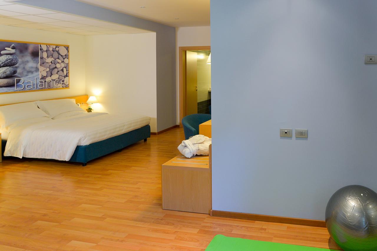 Vital Hotel Flora Comano Terme Esterno foto