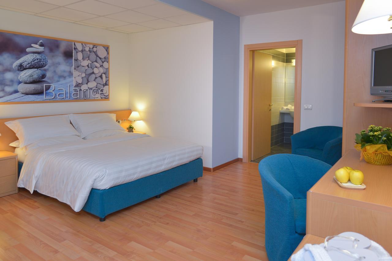 Vital Hotel Flora Comano Terme Esterno foto