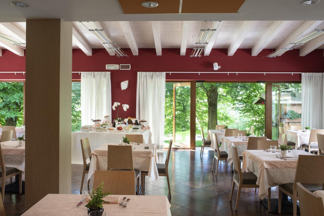 Vital Hotel Flora Comano Terme Esterno foto